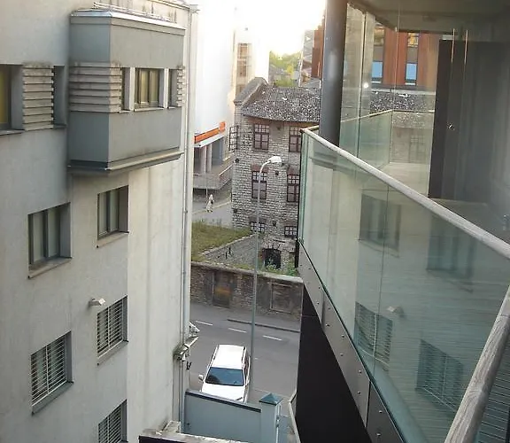 エスティン タリン